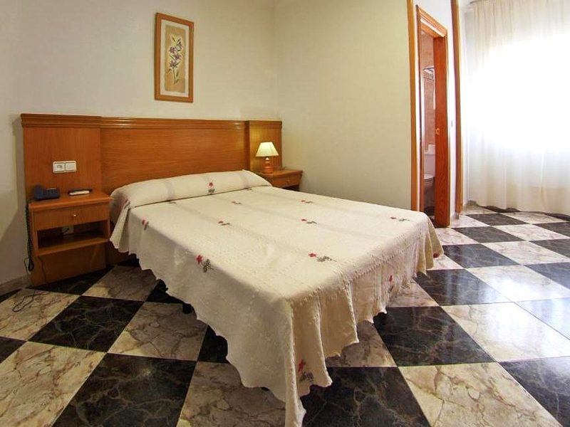 hospedium-hotel-plaza-manjon-habitacion-adaptada-1