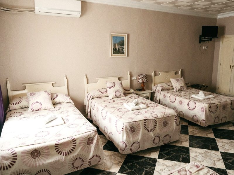 hospedium-hotel-plaza-manjon-habitacion-cuadruple-4