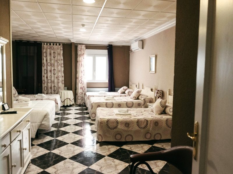 hospedium-hotel-plaza-manjon-habitacion-cuadruple-6