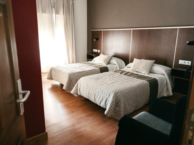 hospedium-hotel-plaza-manjon-habitacion-doble-deluxe-7